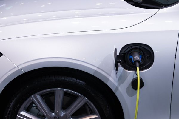 Optimiser l'autonomie de votre voiture électrique : astuces efficaces