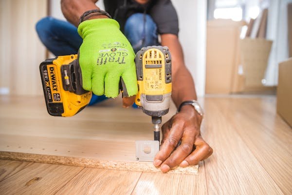 Les meilleures astuces pour réussir votre bricolage chez vous